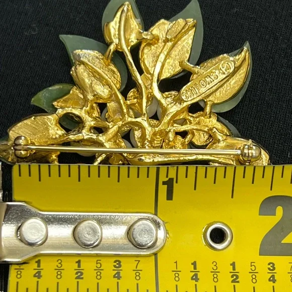 Swoboda Vintage Brooch/Pin, Bouquet of Jade Leaves & pearls.EXCELLENT CONDITION! - Picture 5 of 7